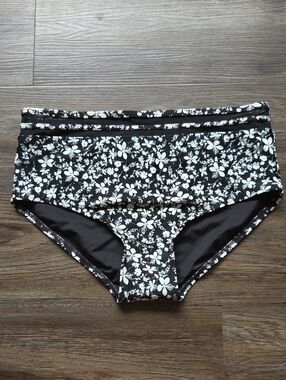 Nwot Tommy Hilfiger Black & White Floral Women’s Swim Bottoms Size Large